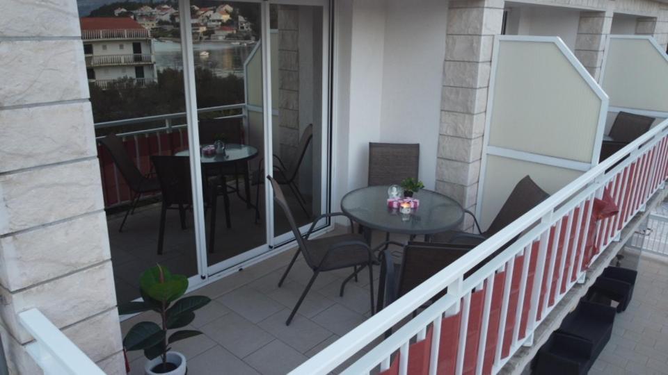 Luxury Apartments Oasis Lumbarda Exteriér fotografie